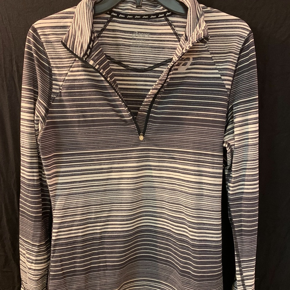 Women’s ASICS 1/4 Zip Size Med
